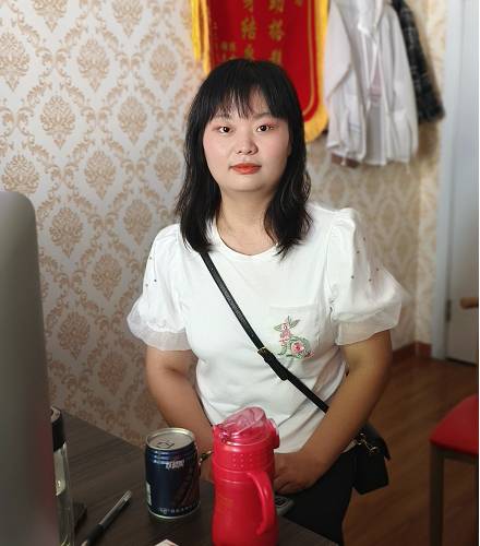 鲍女士