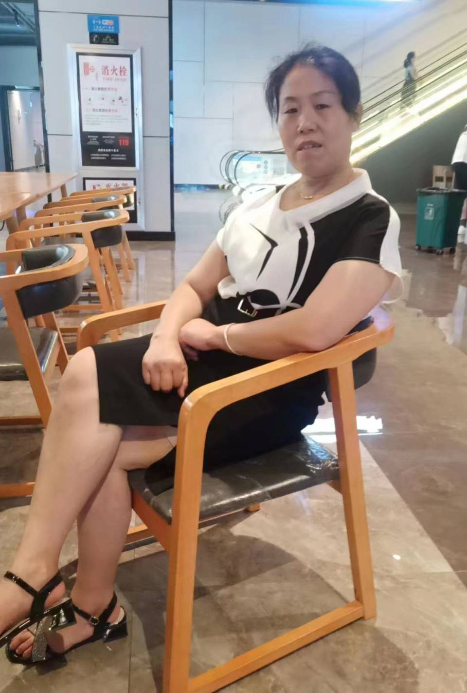 张玲