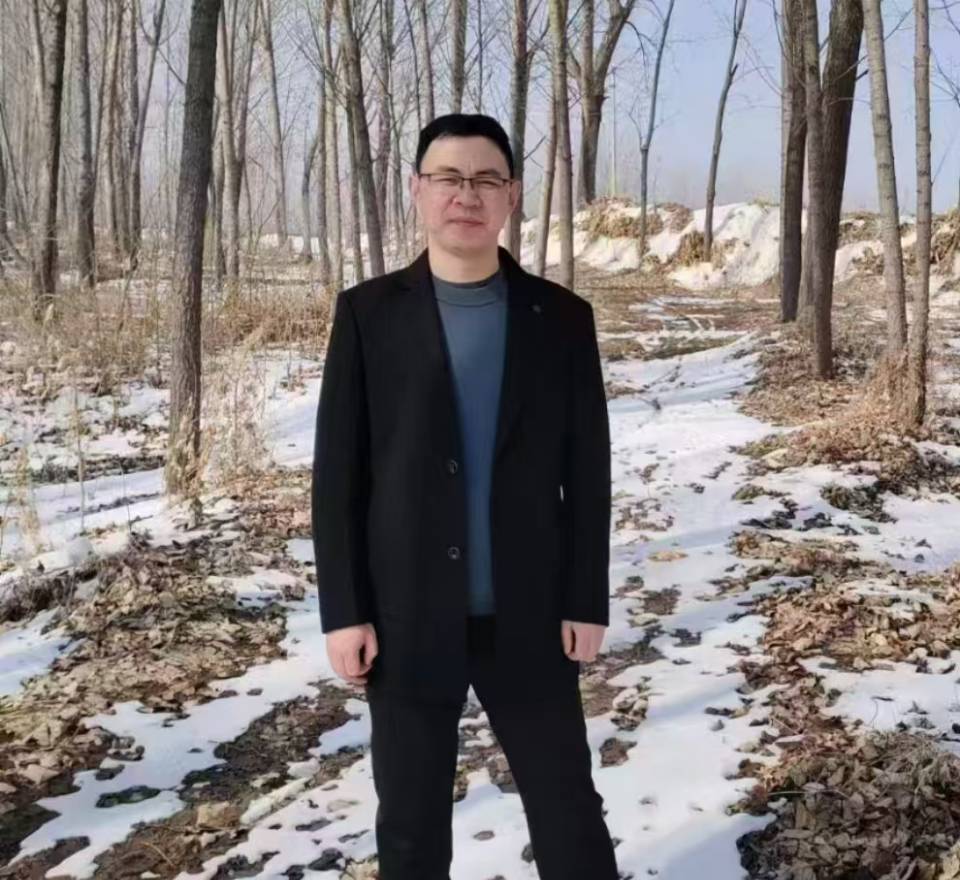 伊先生