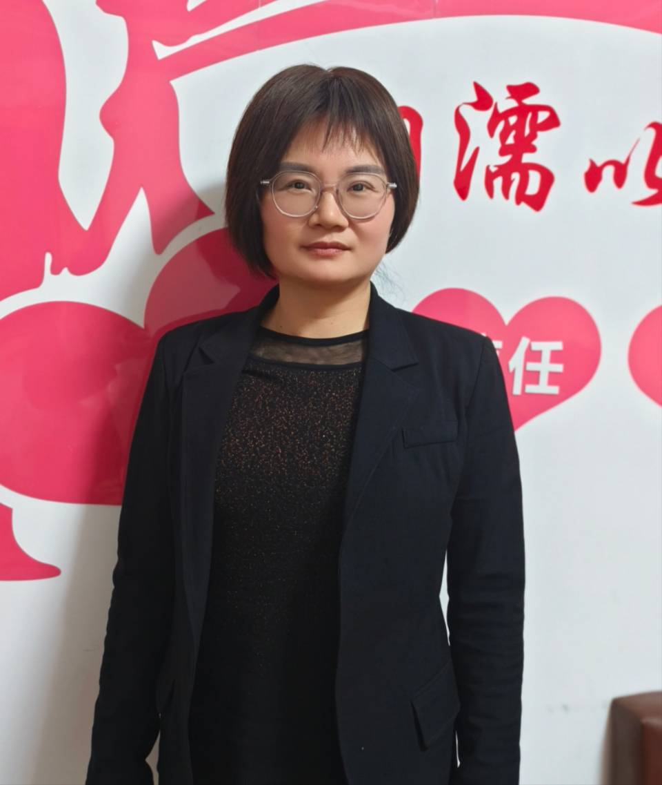 贾弘玫19306471593