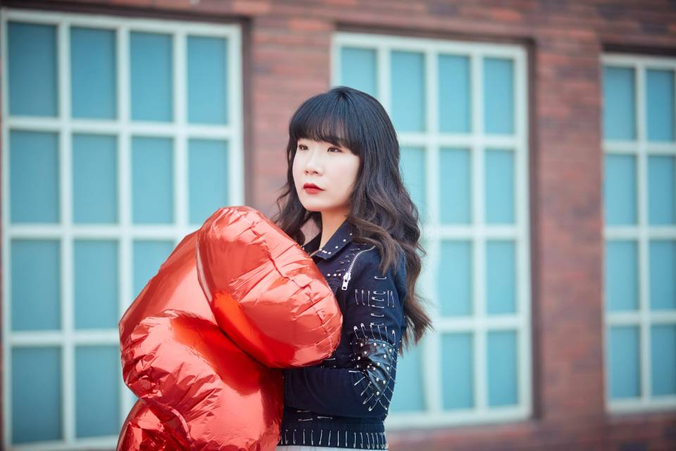 仲女士