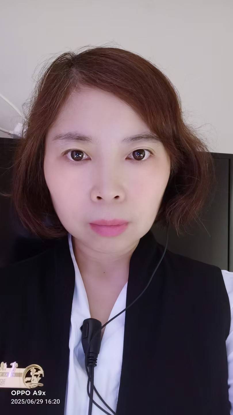 李华